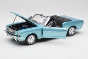 Ford Mustang Kabriolet Arcadian Blue Revell 1:18 8832-F1 Kovina – slika 2 od 8