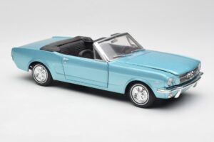Ford Mustang Kabriolet Arcadian Blue Revell 1:18 8832-F1 Kovina – slika 6 od 8