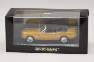 Ford Mustang Kabriolet Zlata Minichamps 1:43 400082432 Kovina – slika 4 od 4