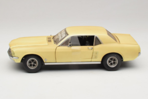 Ford Mustang Coupe Rumen The Walking Dead Greenlight 1:18 12958 Kovina – slika 4 od 8