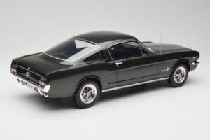 Ford Mustang Fastback Ivy Green Otto 1:12 G079 Smola – slika 2 od 6