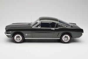 Ford Mustang Fastback Ivy Green Otto 1:12 G079 Smola – slika 3 od 6