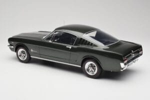 Ford Mustang Fastback Ivy Green Otto 1:12 G079 Smola – slika 5 od 6