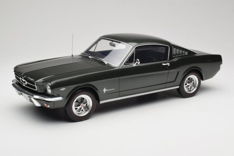 Ford Mustang Fastback Ivy Green Otto 1:12 G079 Smola