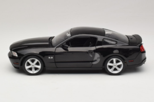 Ford Mustang GT Črn Drive Movie GreenLight 1:18 13609 Kovina – slika 4 od 8