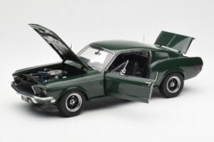 Ford Mustang GT Bullitt Zelen AUTOart 1:18 72812 Kovina – slika 2 od 8