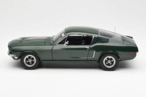 Ford Mustang GT Bullitt Zelen AUTOart 1:18 72812 Kovina – slika 4 od 8