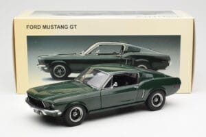 Ford Mustang GT Bullitt Zelen AUTOart 1:18 72812 Kovina – slika 8 od 8