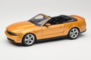 Ford Mustang GT S197 Kabriolet Zlat Maisto 1:18 31158 Kovina