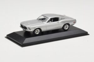 Ford Mustang GT Srebrn Minichamps 1:43 FORD001 Kovina – slika 2 od 4