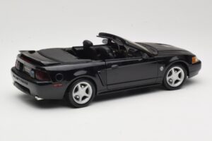 Ford Mustang GT SN95 Kabriolet Črn Maisto 1:18 50328 Kovina – slika 3 od 8