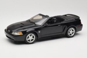 Ford Mustang GT SN95 Kabriolet Črn Maisto 1:18 50328 Kovina