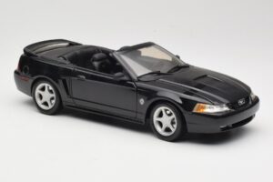 Ford Mustang GT SN95 Kabriolet Črn Maisto 1:18 50328 Kovina – slika 6 od 8
