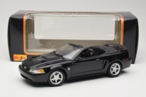 Ford Mustang GT SN95 Kabriolet Črn Maisto 1:18 50328 Kovina – slika 8 od 8