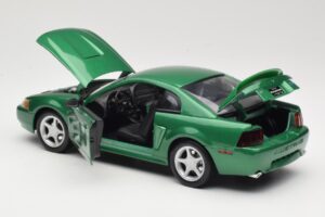 Ford Mustang GT SN95 Zelen Maisto 1:18 50326 Kovina – slika 5 od 8