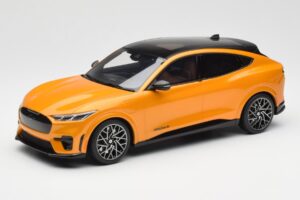 Ford Mustang Mach-E GT Performance Cyber Oranžen Otto 1:18 OT983 Smola