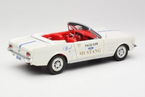Ford Mustang Pace Car Wimbledon White Solido 1:18 81578 Kovina – slika 3 od 8