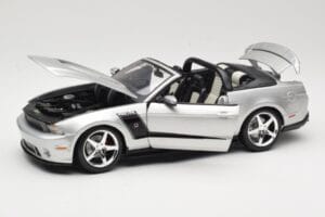 Ford Mustang S197 Roush 427R Kabriolet Srebrna Maisto 1:18 31669 Kovina – slika 2 od 8