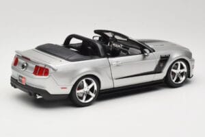 Ford Mustang S197 Roush 427R Kabriolet Srebrna Maisto 1:18 31669 Kovina – slika 3 od 8