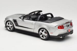 Ford Mustang S197 Roush 427R Kabriolet Srebrna Maisto 1:18 31669 Kovina – slika 7 od 8