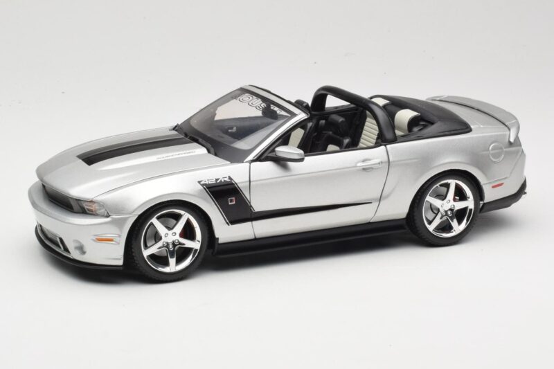 Ford Mustang S197 Roush 427R Kabriolet Srebrna Maisto 1:18 31669 Kovina