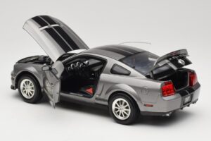 Ford Mustang S197 Shelby GT500 40th Anniversary Siv Shelby Collectibles 1:18 DC075005 Kovina – slika 5 od 8