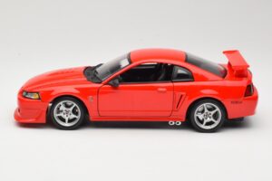 Ford Mustang SVT Cobra R SN95 Rdeč Maisto 1:18 531872 Kovina – slika 4 od 8