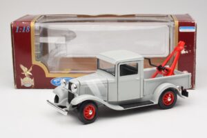 Ford Pick-Up Wrecker Siv Road Signature 1:18 92257 Kovina – slika 8 od 8