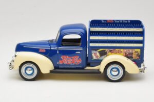 Ford Pepsi-Cola Replica Golden Wheel 1:18 PF351 Kovina – slika 4 od 8