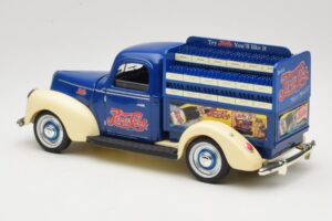 Ford Pepsi-Cola Replica Golden Wheel 1:18 PF351 Kovina – slika 7 od 8