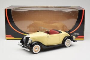Ford Roadster Dearborn Yellow Solido 1:18 8008 Kovina – slika 8 od 8