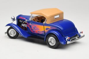Ford Roadster Street Rod Moder with Fire Road Signature 1:18 92249 Kovina – slika 7 od 8