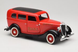 Ford Sedan Rdeč Solido 1:18 8066 Kovina – slika 6 od 8