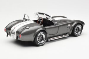 Ford Shelby Cobra 427 S/C Siva Metalik Z Belimi Črtami Kyosho 1:18 08045GRW Kovina – slika 3 od 8