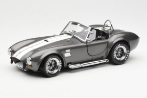 Ford Shelby Cobra 427 S/C Siva Metalik Z Belimi Črtami Kyosho 1:18 08045GRW Kovina