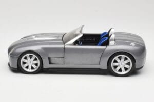 Shelby Cobra Kabriolet Grey Metallic Hot Wheels 1:18 G7220 Kovina – slika 4 od 8