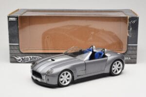 Shelby Cobra Kabriolet Grey Metallic Hot Wheels 1:18 G7220 Kovina – slika 8 od 8