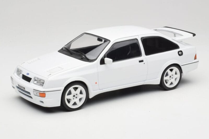 Ford Sierra RS Cosworth Bel IXO 1:18 18CMC121 Kovina