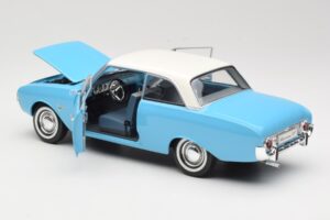 Ford Taunus 17M P2 Modra Revell 1:18 08817 Kovina – slika 5 od 8