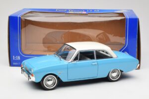 Ford Taunus 17M P2 Modra Revell 1:18 08817 Kovina – slika 8 od 8