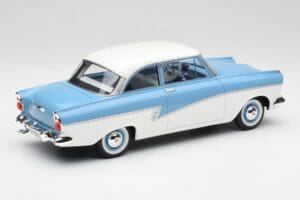 Ford Taunus 17M P2 Svetlo Moder & Bel BoS Models 1:18 BOS019 Kovina – slika 2 od 6