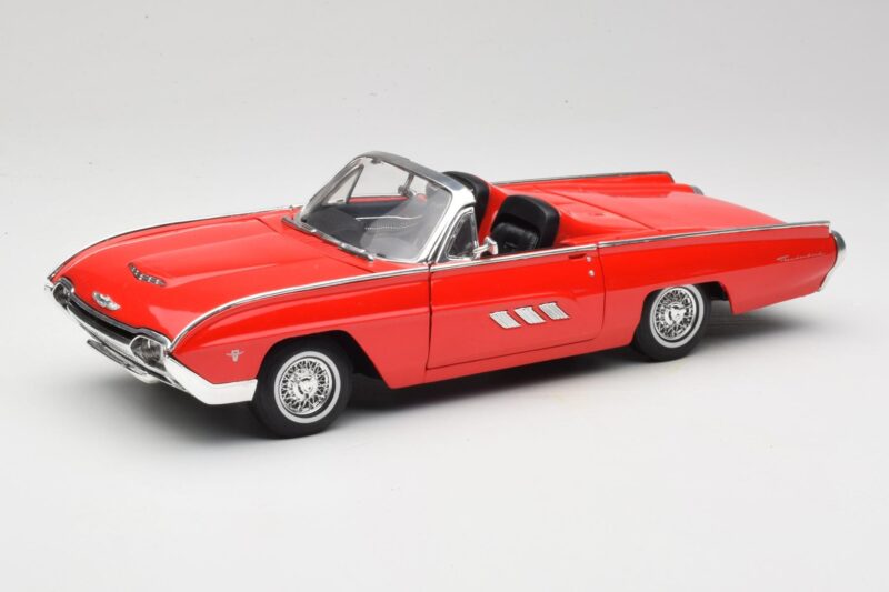 Ford Thunderbird Kabriolet Rdeča Anson 1:18 30334 Kovina