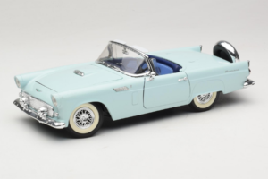 Ford Thunderbird Zelen Revell 1:18 8804-G1 Kovina