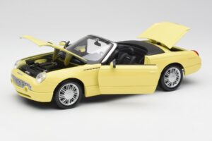 Ford Thunderbird Show Car Rumen Maisto 1:18 50335 Kovina – slika 2 od 8