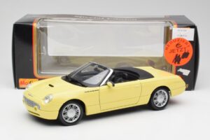 Ford Thunderbird Show Car Rumen Maisto 1:18 50335 Kovina – slika 8 od 8
