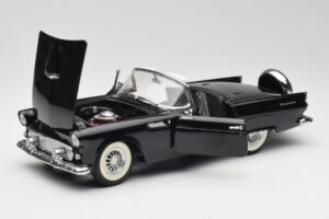 Ford Thunderbird Kabriolet Črn Revell 1:18 8818-M1 Kovina – slika 2 od 8