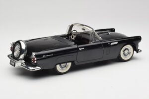 Ford Thunderbird Kabriolet Črn Revell 1:18 8818-M1 Kovina – slika 3 od 8