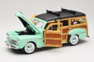 Ford Woody Panel Wagon Metino Zelena Road Signature 1:18 20028 Kovina – slika 2 od 8