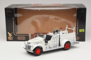 GMC Gasilsko Vozilo Bel Road Signature 1:18 20068 Kovina – slika 9 od 9