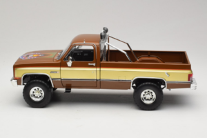 GMC K-2500 Sierra Grande Rjav GreenLight 1:18 13560 Kovina – slika 4 od 8